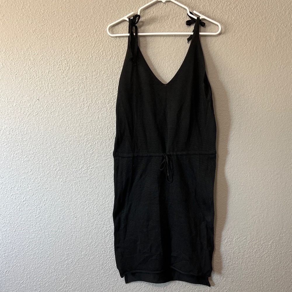 Black adjustable dress